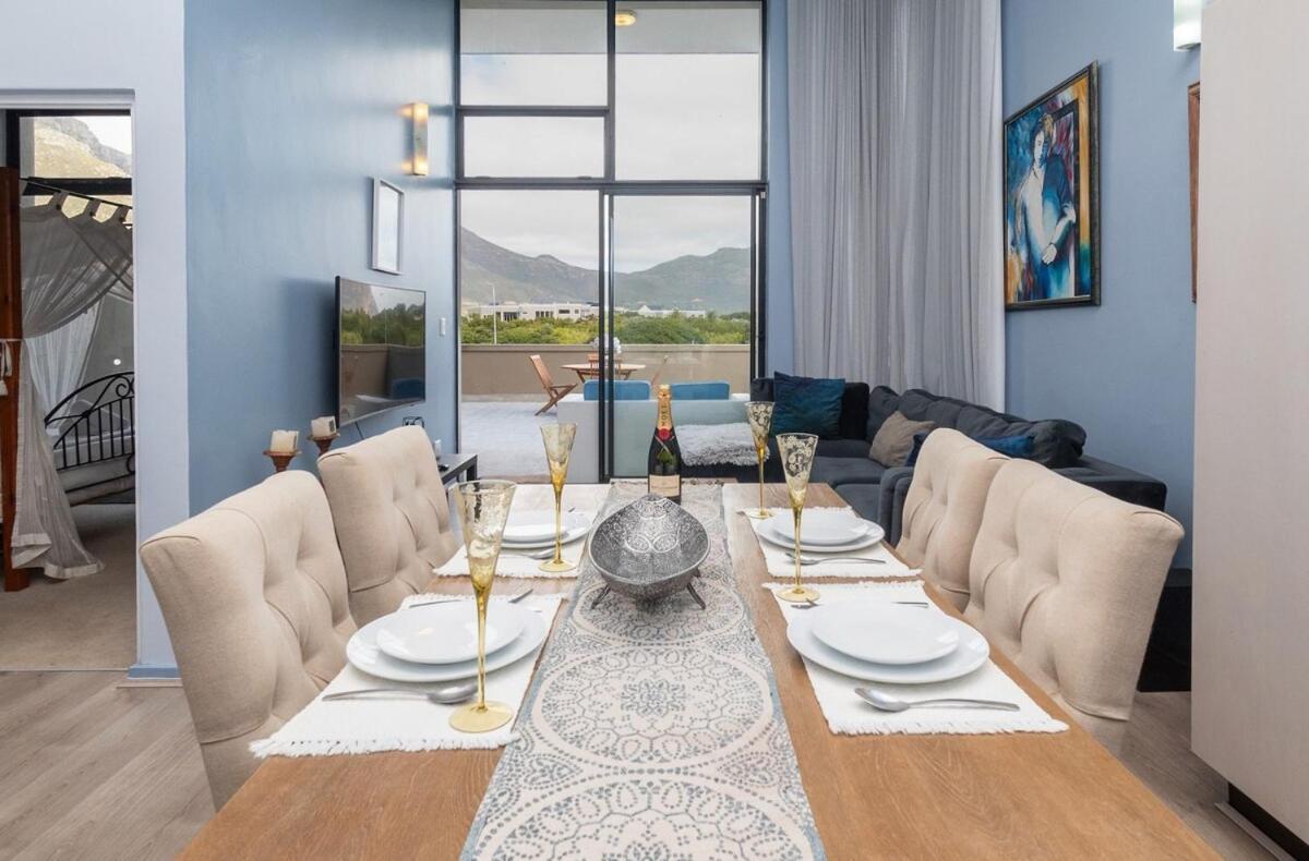 Near Hout Bay Harbour Apartment Cape Town